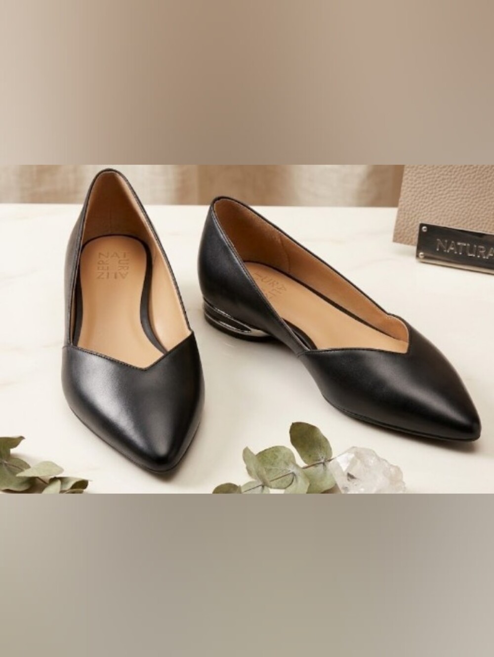 Naturalizer Black "Havana" Pointed V-Cut Leather Ballet Flats (Sz 8.5) Classic